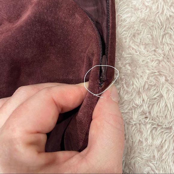 Beautiful suede skirt by brand Ideology. - Picture 9 of 12